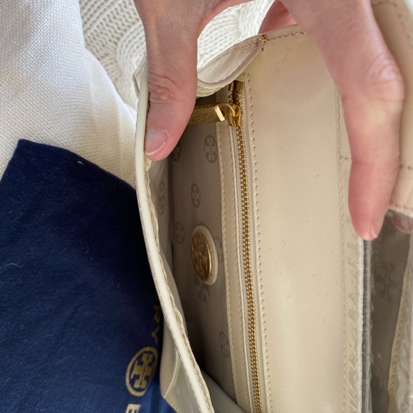 Tory Burch Envelope Clutch - Picture 4 of 8